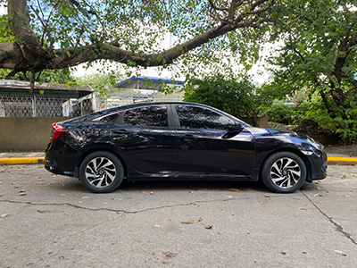 2020 all new civic black cheeky right side