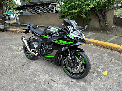 Kawasaki ninja ZX6R supersport side sweep sleek look