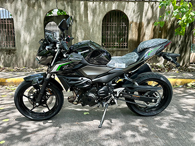 kawasaki z500 naked bigbike left side